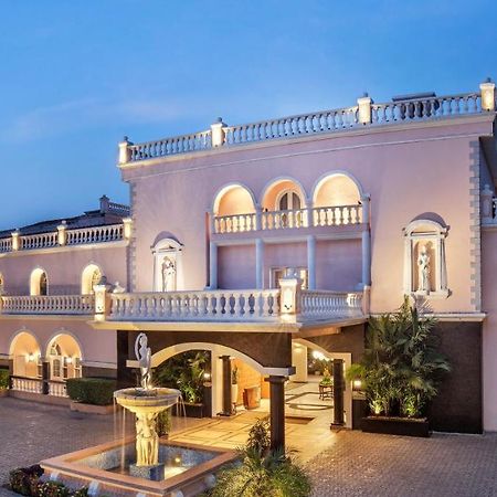 Club Mahindra Emerald Palms, Goa Бенаулим Экстерьер фото