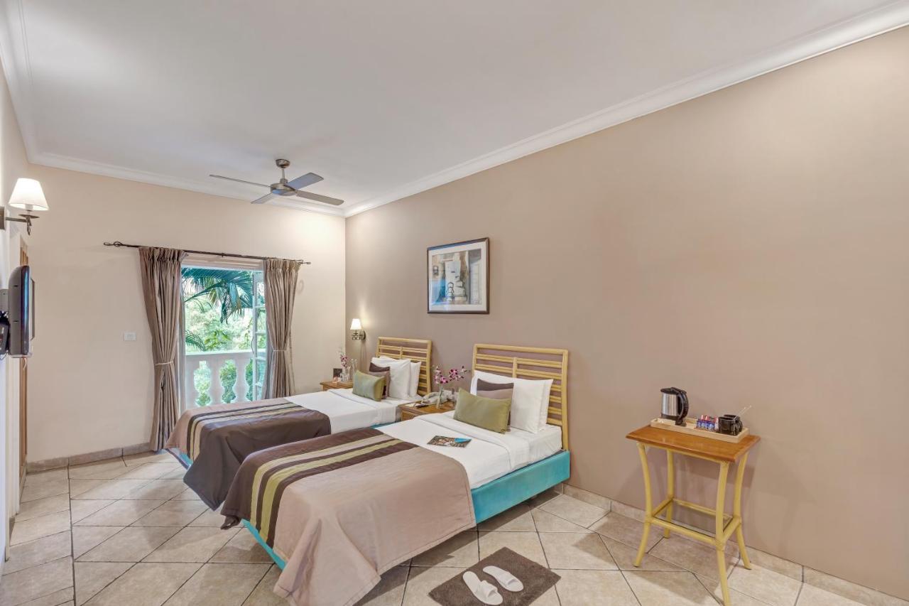 Club Mahindra Emerald Palms, Goa Бенаулим Экстерьер фото