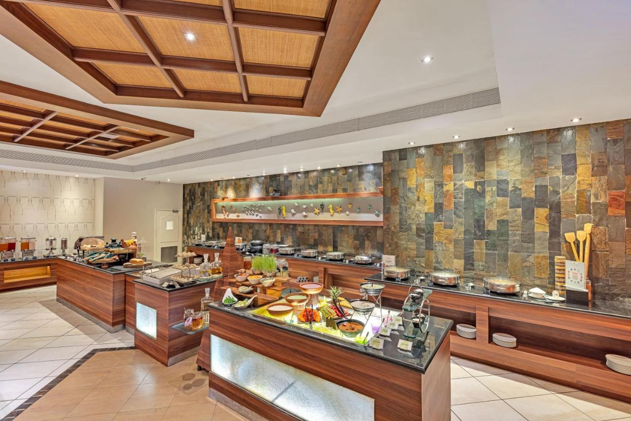 Club Mahindra Emerald Palms, Goa Бенаулим Экстерьер фото