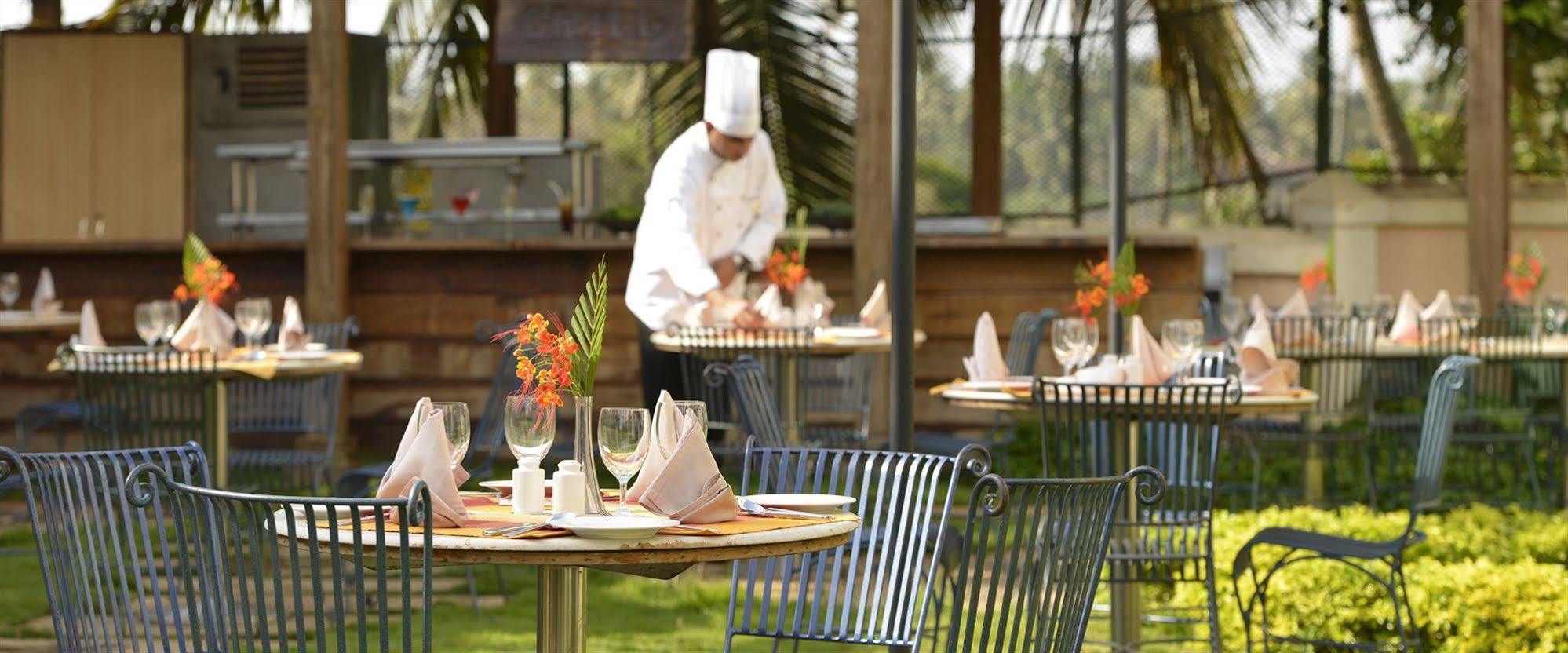 Club Mahindra Emerald Palms, Goa Бенаулим Экстерьер фото