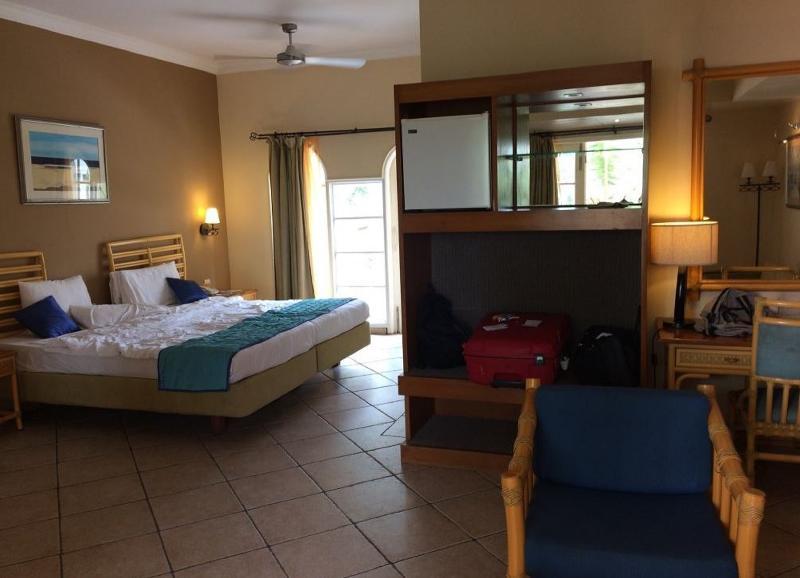 Club Mahindra Emerald Palms, Goa Бенаулим Экстерьер фото
