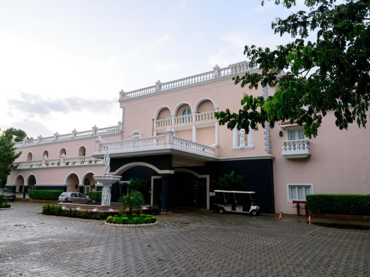 Club Mahindra Emerald Palms, Goa Бенаулим Экстерьер фото