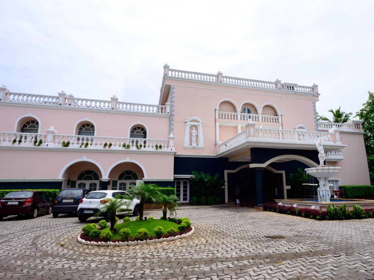 Club Mahindra Emerald Palms, Goa Бенаулим Экстерьер фото
