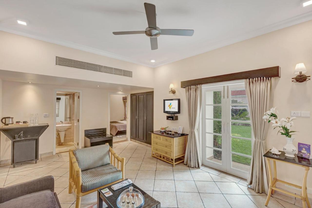 Club Mahindra Emerald Palms, Goa Бенаулим Экстерьер фото